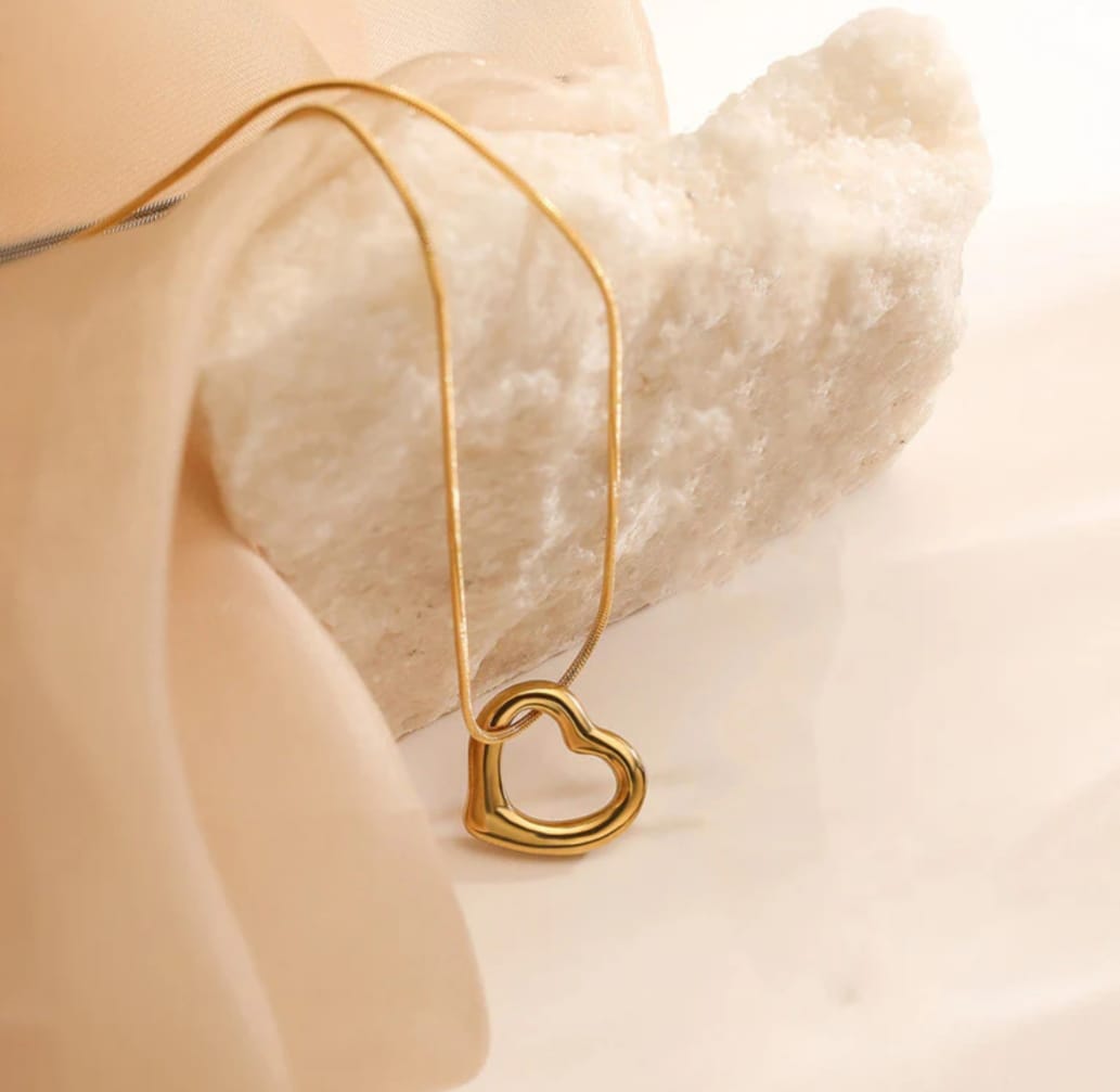 Anti Tranish Gold heart pendant
